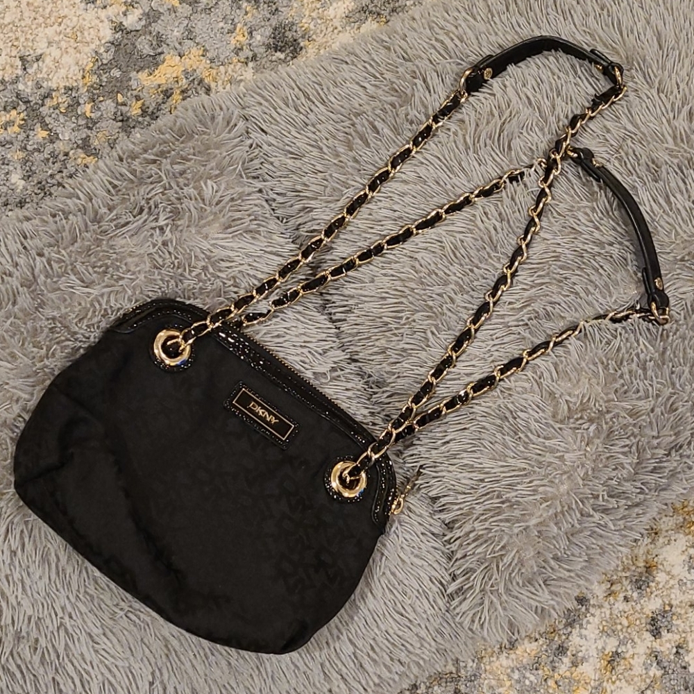 DKNY Black Crossbody/Shoulder Bag with Chain Strap
